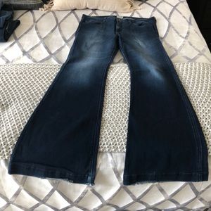 Hudson. Dark wash. Wide leg. Size 32